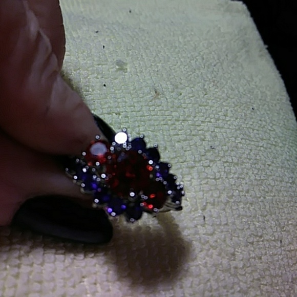 SOLD Sz 7 Garnet and Amethyst ring - Picture 5 of 6